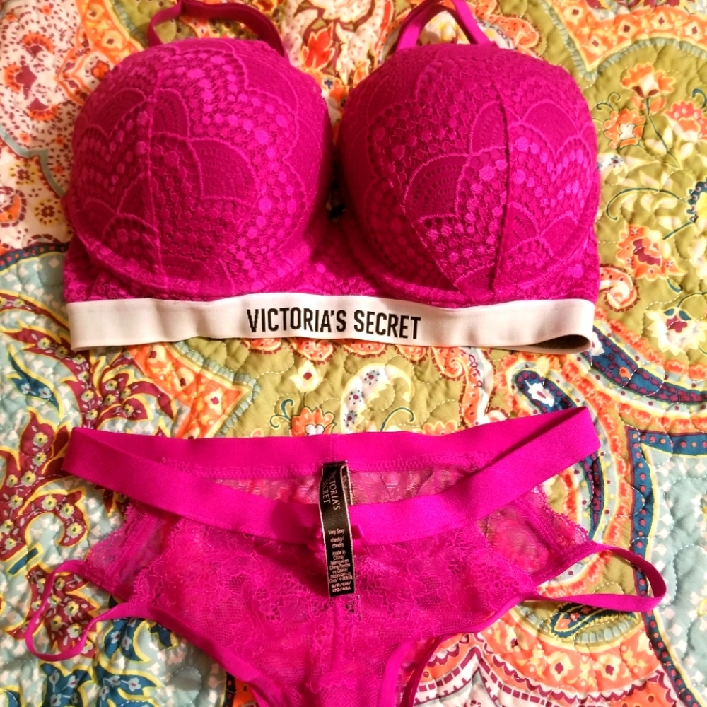 VS Set 34D bra and Small underwear